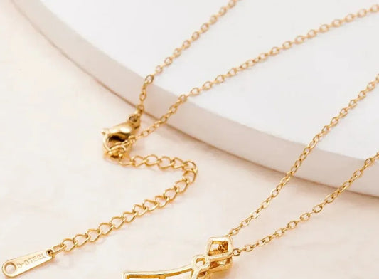 Rhinestone Decor Pendant Necklace